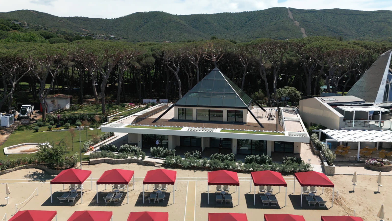 Vista dall’alto di Cala Beach Resort