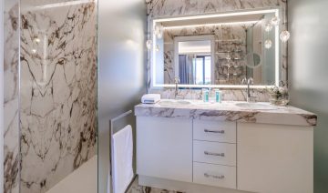 Superior Suite bathroom interior