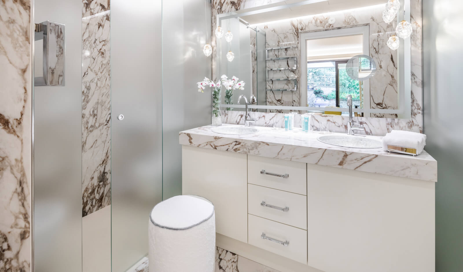 Bathroom interiors of Superior Suite pinewood view