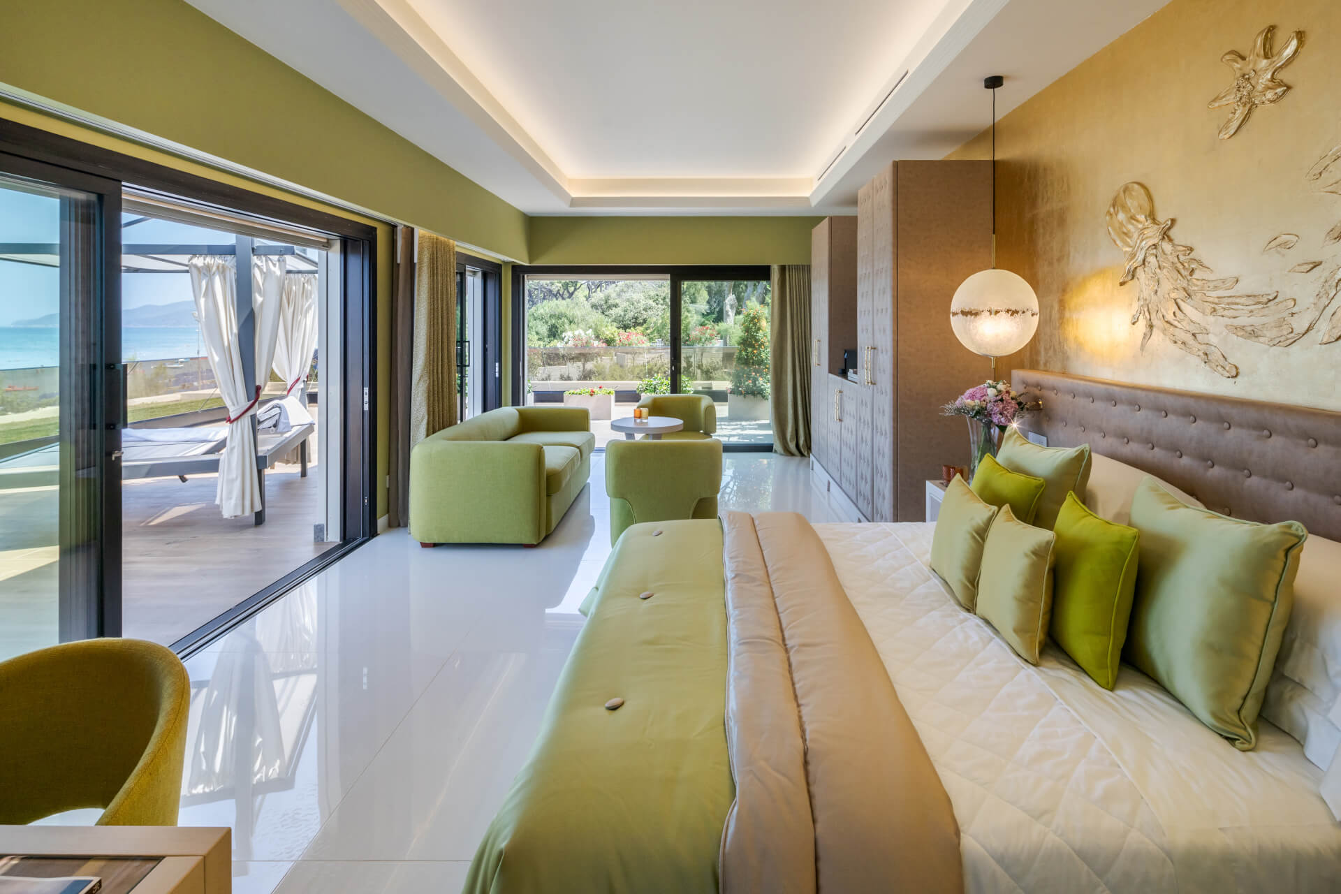Rooms and suites of Cala Beach Resort